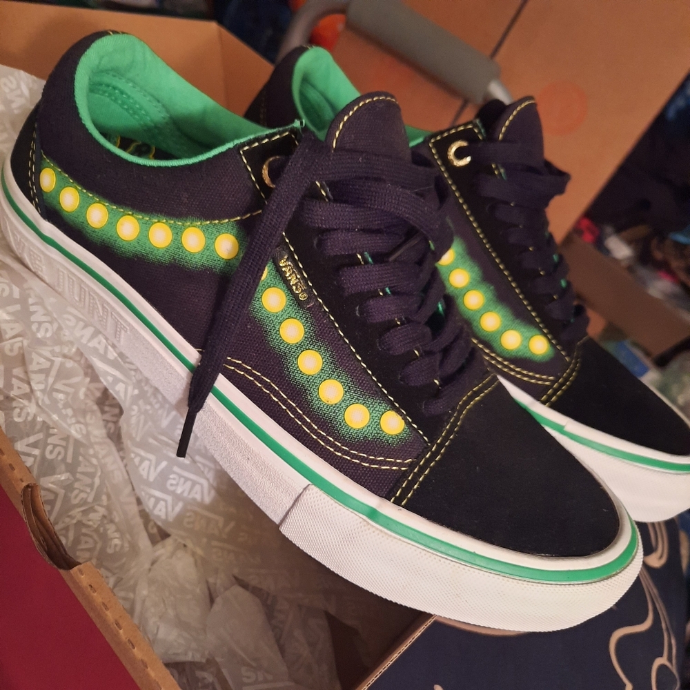 Vans Shake Junt Old Skool Pro skateboarding Sneakers, mens 9 new w box! Sharp AF